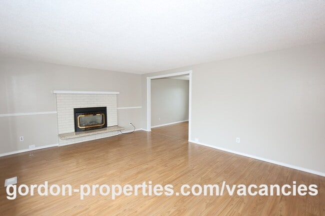 Photo - NE 22nd Ct - Gresham 4 bedroom split level home