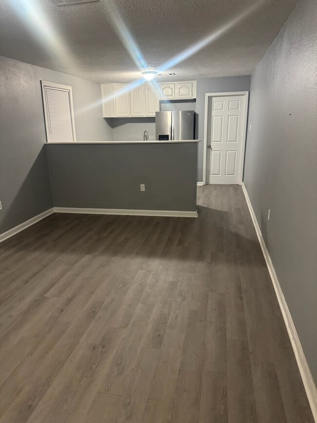 Photo - 516 S Hennessey St Unit 516 S Hennessey St