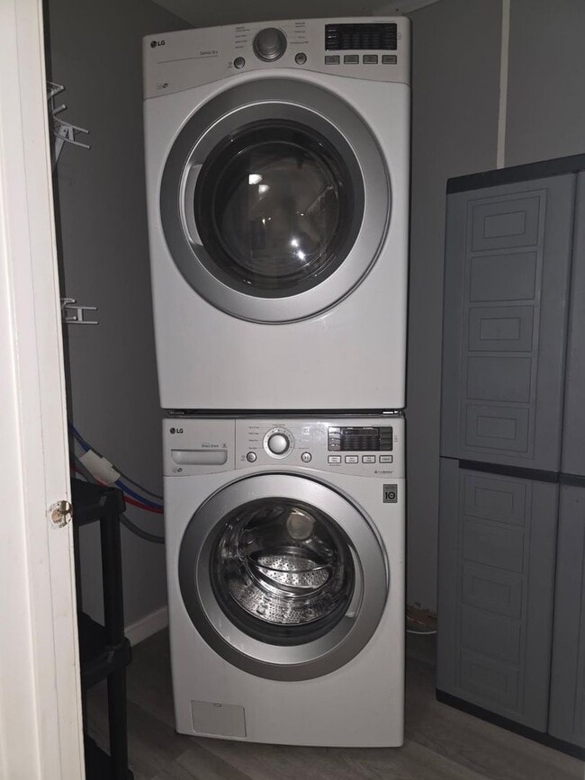 Photo - Valley Stream Neighborhood