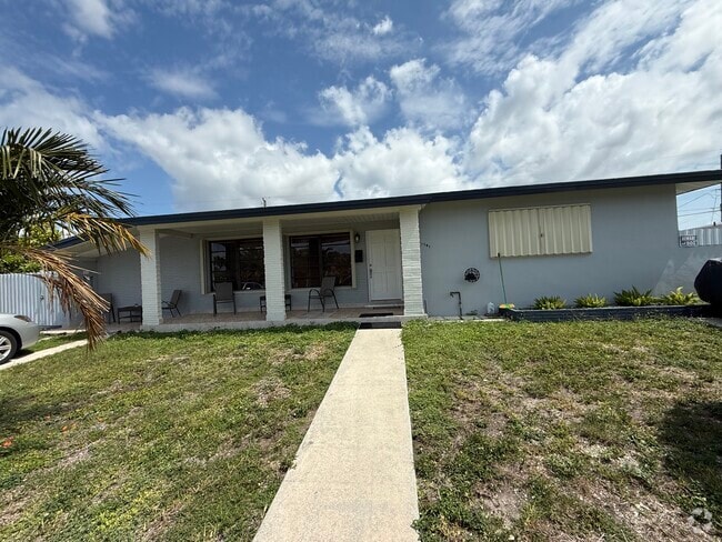 Building Photo - 11741 SW 177th Ter Rental