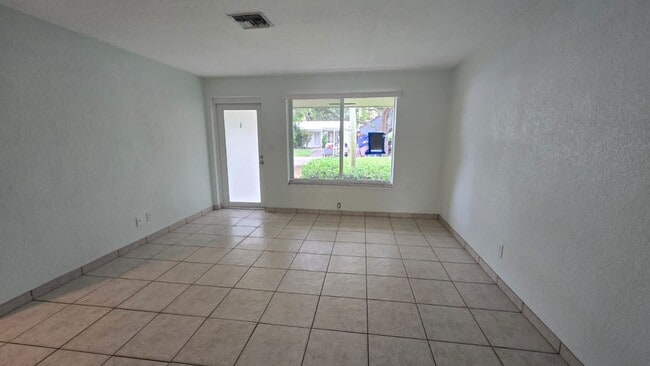 Photo - 1401-1405 NE 21st St Unit 1405 NE 21St Street