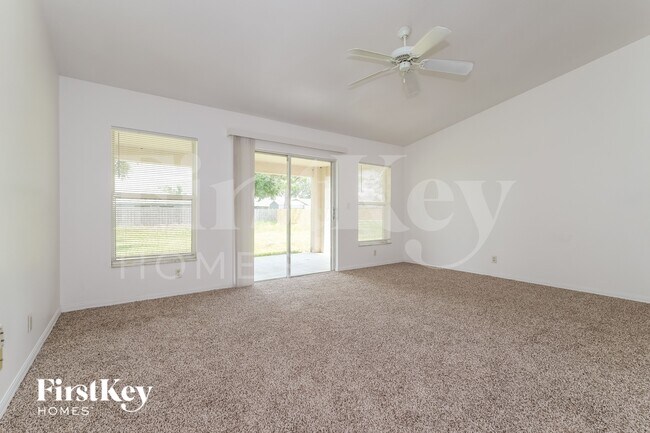 Photo - 2831 SE Hutchings Ave