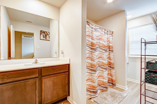 Photo - 1215 Hollow Stone Dr