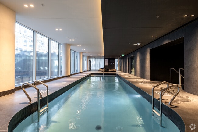 Piscine - 1 Square Phillips