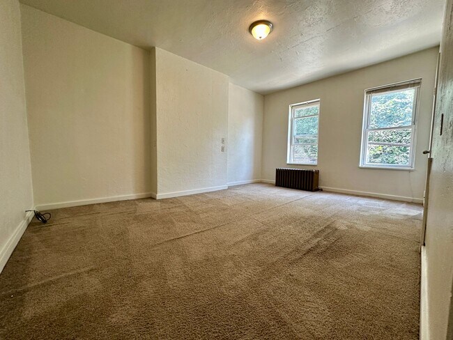 Photo - Super Spacious Three Bedroom on Bates Stre... Unit 77#1