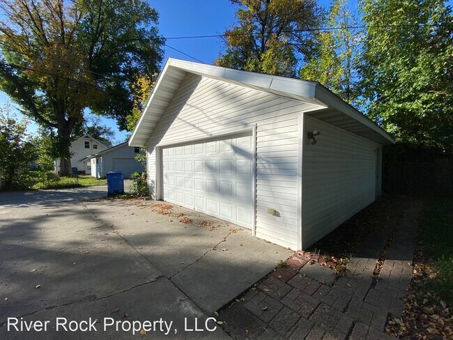 Photo - 3 br, 2 bath House - 1206 1st St N