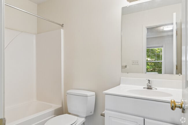 4BR, 4.5BA - 1,721SF - Bathroom 1