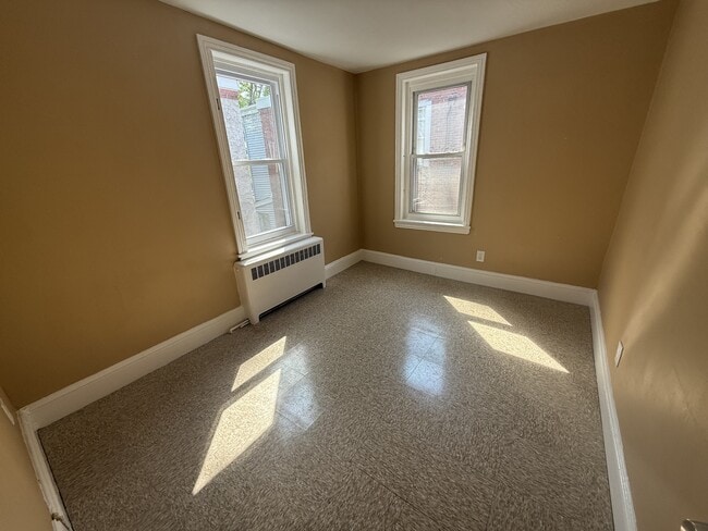 Photo - 637 N 6th St