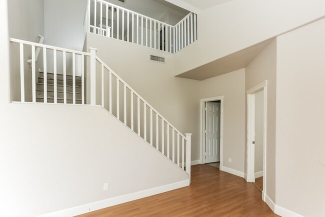 Photo - 5132 Fulton St