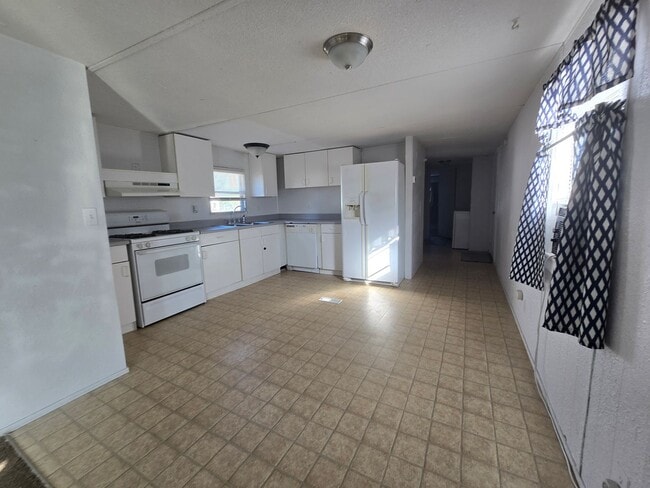 Photo - 2 Bed, 2 Bath 1 Office Space Trailer House