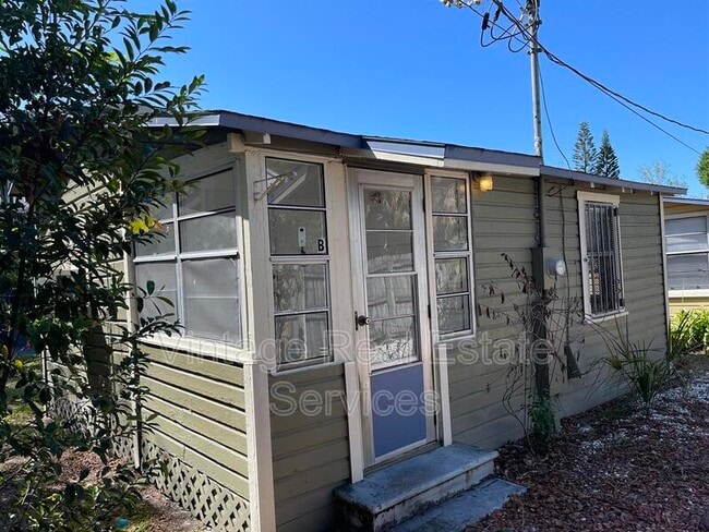 Building Photo - 309 W Comanche Ave Unit #B