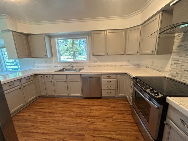 Photo - ~5 bedroom in a Picturesque Country Setting~