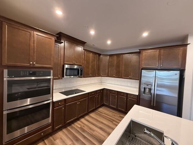 Photo - 6711 Belcrest Rd