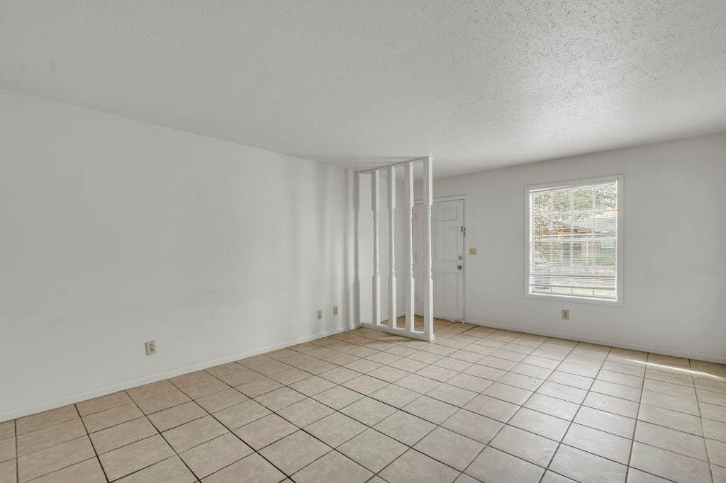 Photo - 419 10th St S