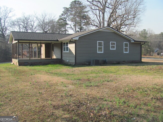 Photo - 3415 Macland Rd