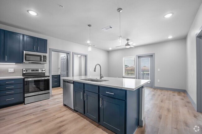 2BR, 2BA - 894SF B2