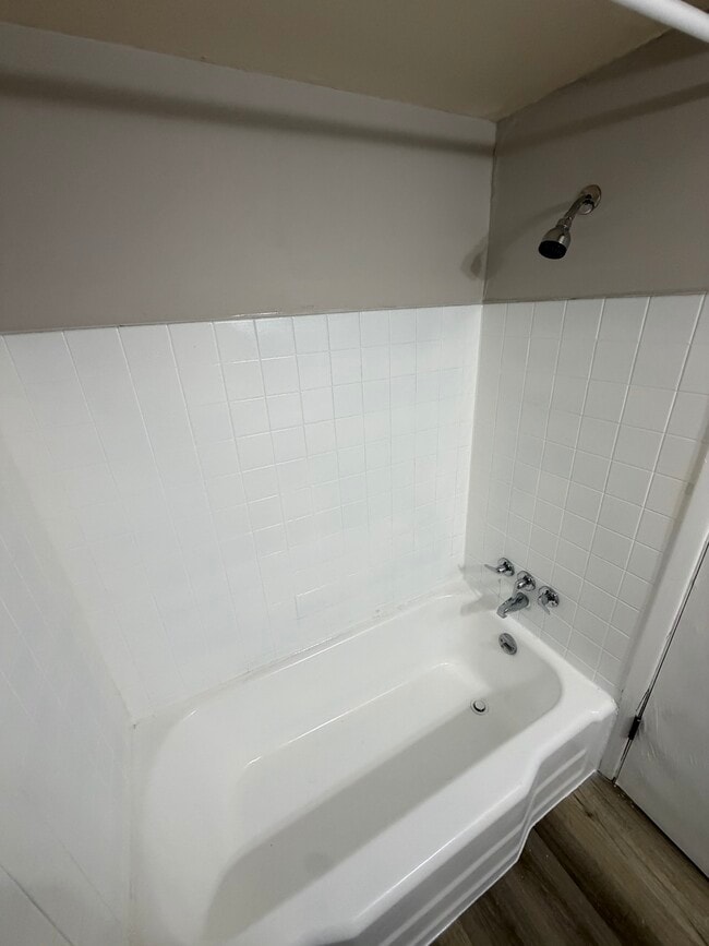 Photo - 2275 Warren Rd