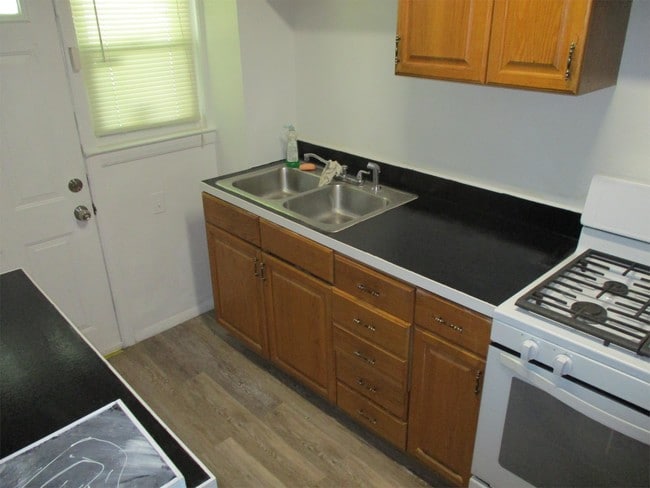 Photo - 4404 Mountview Rd