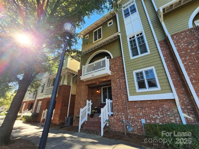 Building Photo - 336 Magnolia Ave