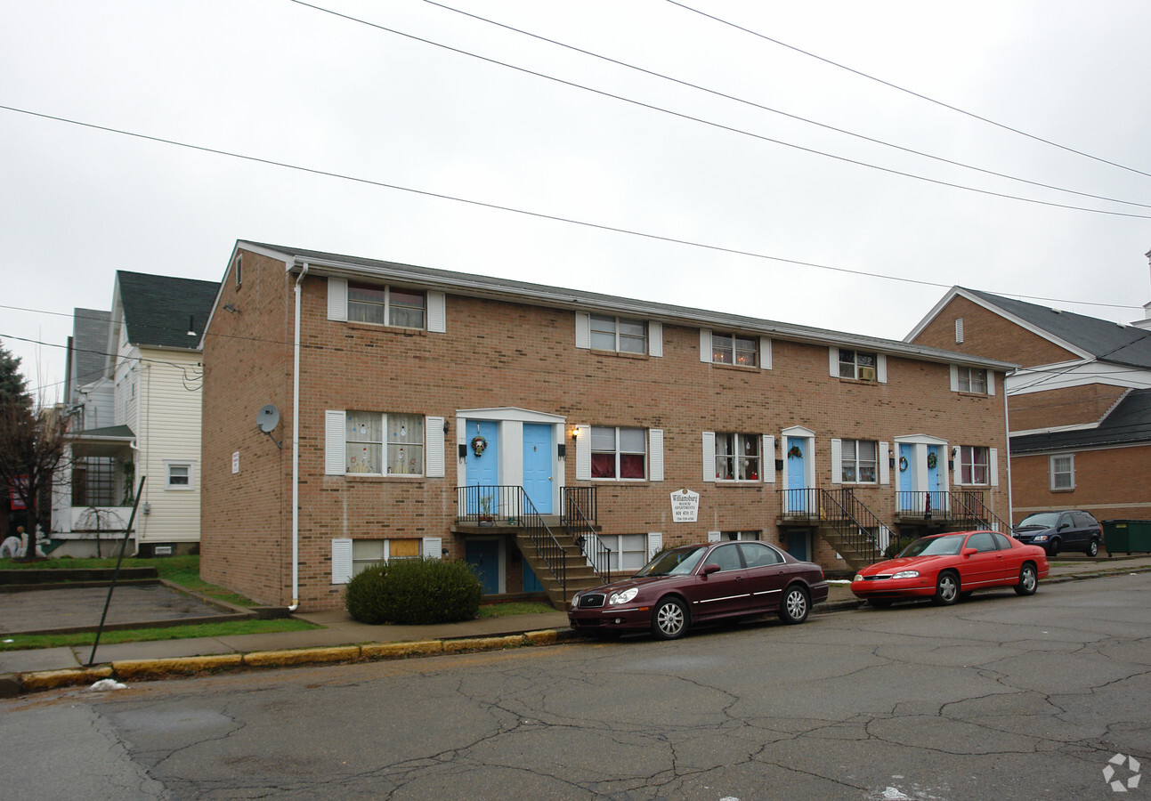 WILLIAMSBURG MANOR - WILLIAMSBURG MANOR Apartments