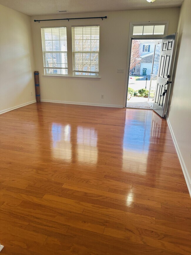 Photo - 1150 Brookhill Way