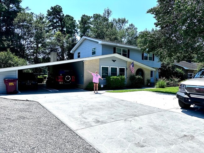 Lots of paved parking and carport - 118 Wofford Rd