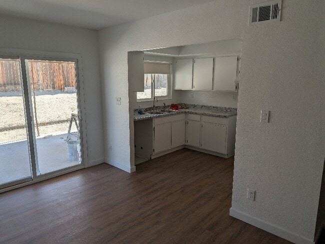 Photo - 13602 Cypress Ave