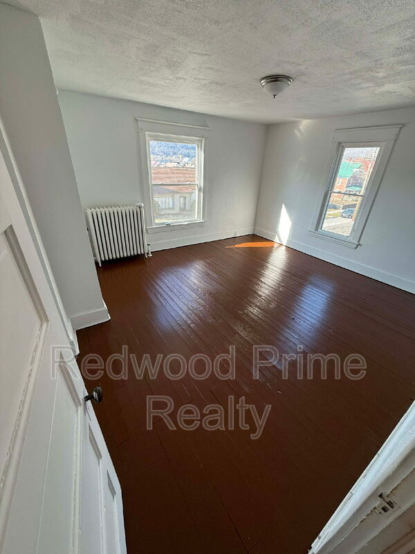 Photo - 552 Highland Ave