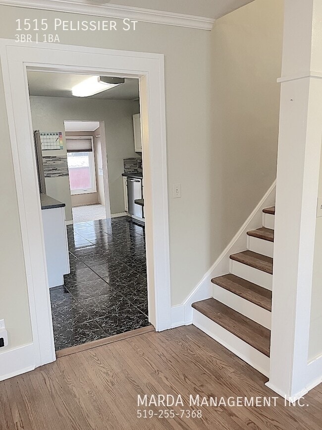 Photo - CHARMING 3 BED/1 BATH HOUSE DOWNTOWN WINDSOR + HYDRO, WATER & GAS!