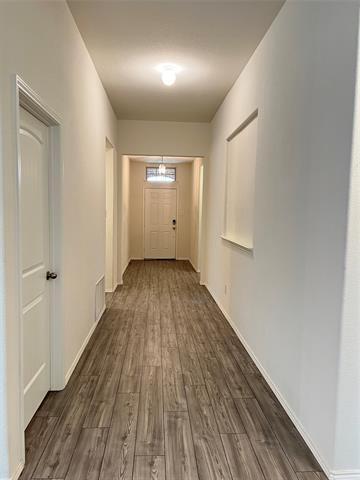 Photo - 1450 Acmite Ave