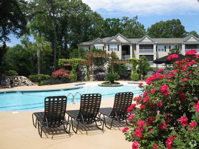 Building Photo - Legends at Charleston Park Rental