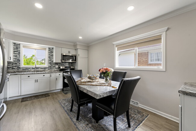 Photo - 660 56th Pl