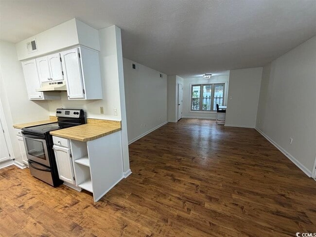 Photo - 404 75th Ave N