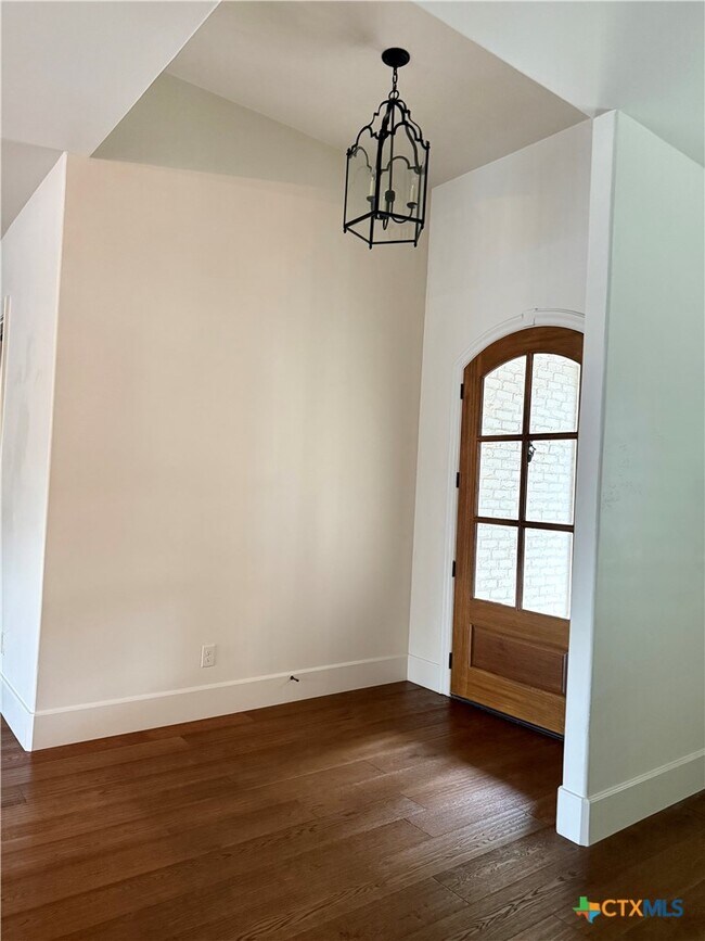 Photo - 627 Mission View Ct