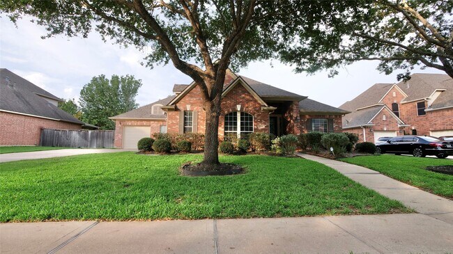8303 Crescent Knolls Dr
