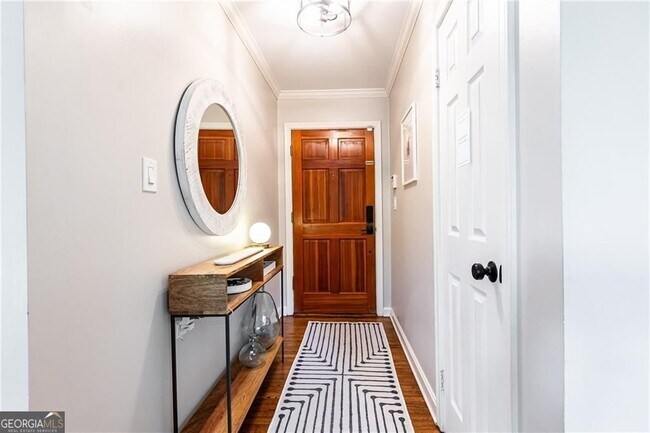 Photo - 1295 Lindenwood Ln NE