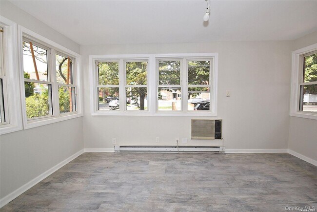 Photo - 75-03 197th St Unit 1