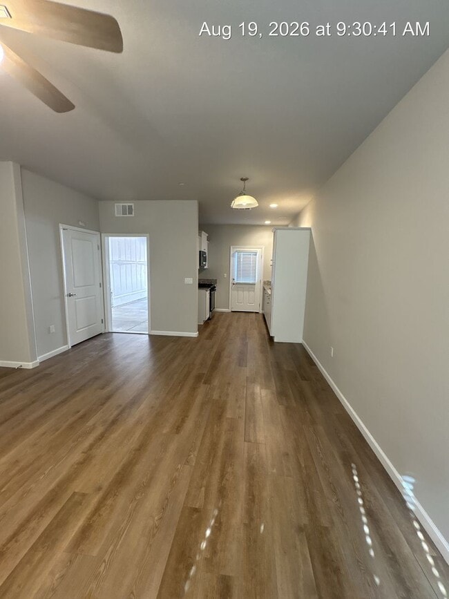 Photo - 410 S Summit St Unit 102