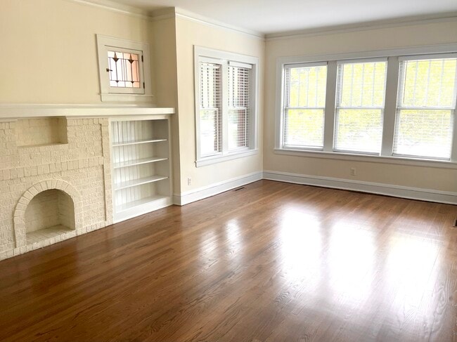 Building Photo - 2709 W Sunnyside Ave Unit 2 Rental