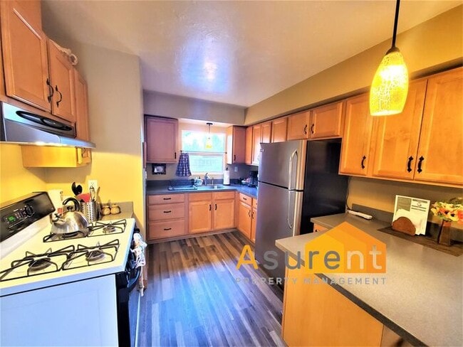 Photo - Charming Updated Fully Furnished Rental Av...
