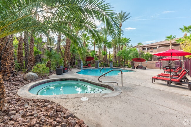 Pool & Spa