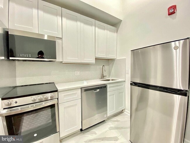 Building Photo - 37 N 3rd St Unit 3R