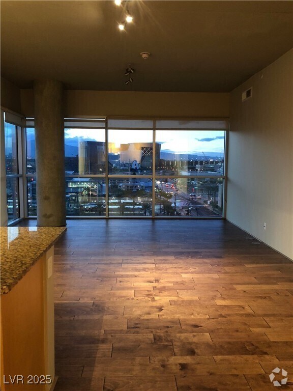 Building Photo - 353 E Bonneville Ave Unit 909 Rental