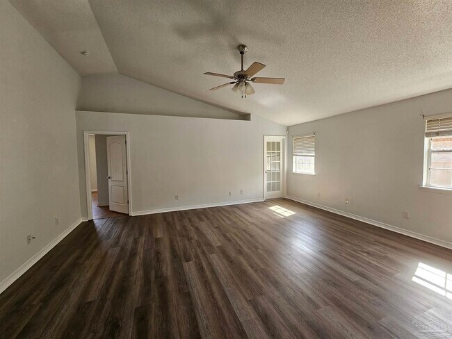 Photo - 647 Mozingo Ln