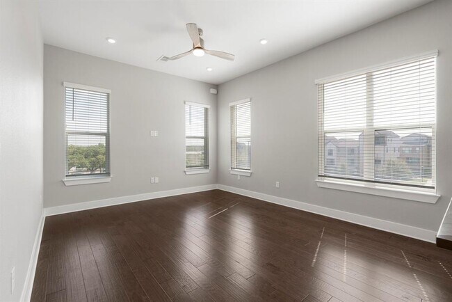 Photo - 4501 Jackson Ave Unit 5205