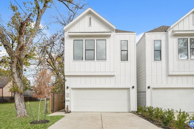 Photo - 3417 Tuam St