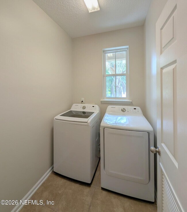 Photo - 94 Carlson Ct