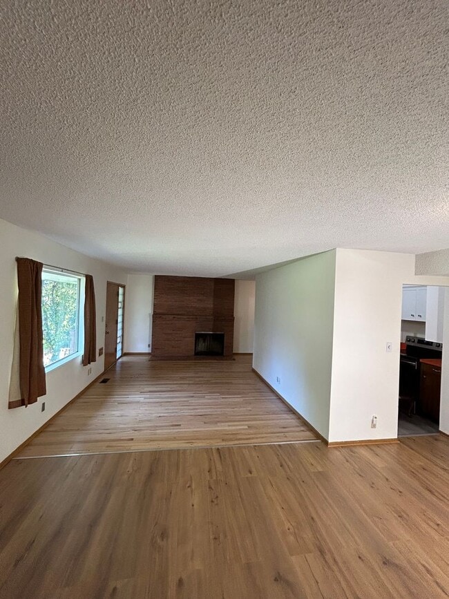 Photo - dege01 Unit 3850