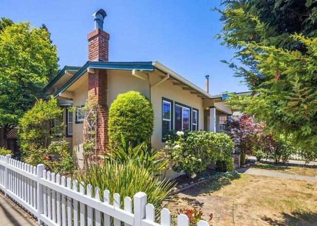 Photo - 303 Highland Ave
