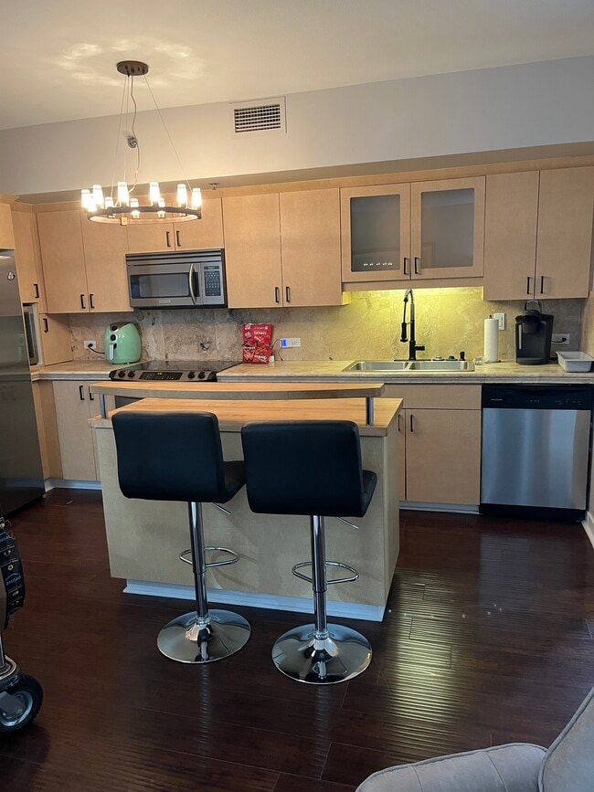 Photo - 425 W Beech St Unit 206